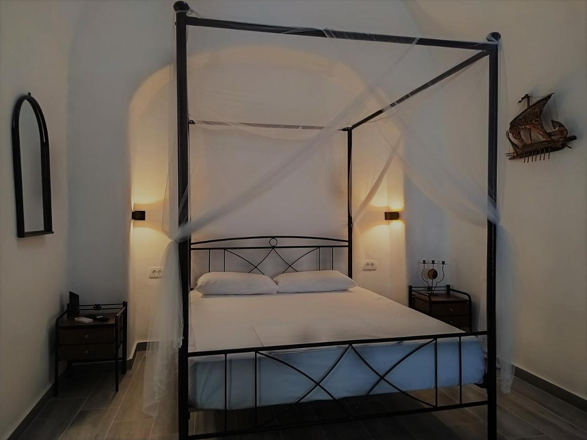Apartment Mentoras' Complex Emporio (Santorini)