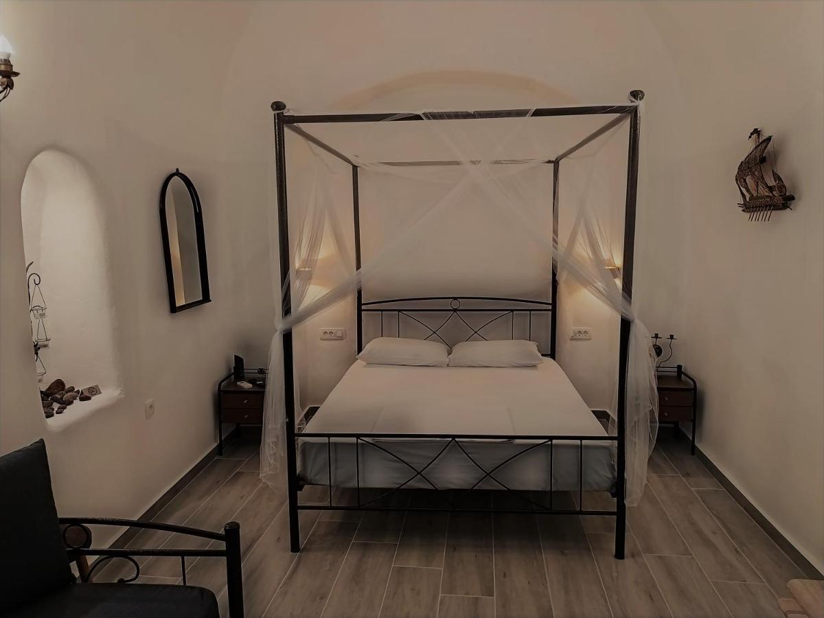 Apartment Mentoras' Complex Emporio (Santorini)