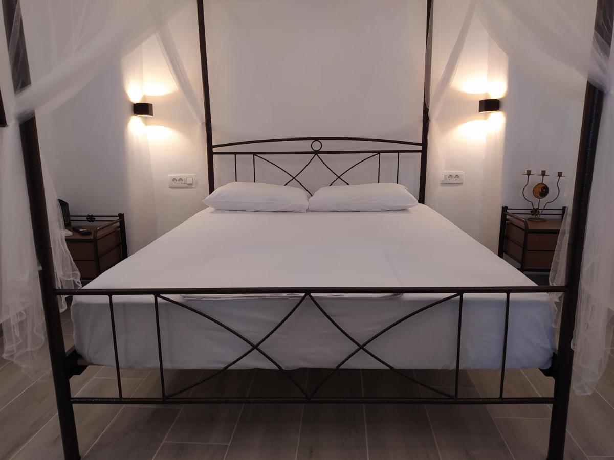 Apartment Mentoras' Complex Emporio (Santorini)