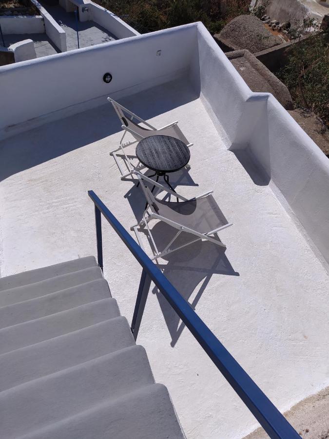 Mentoras' Complex Apartment Emporio (Santorini)