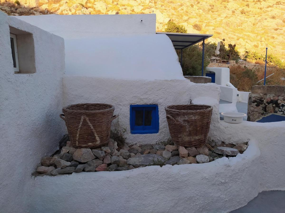 Mentoras' Complex * Emporio (Santorini)